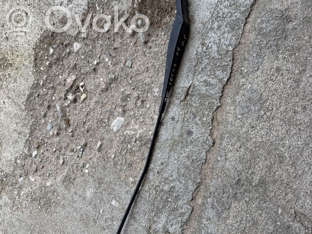 Ford Focus Front wiper blade arm 