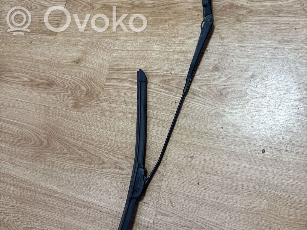 Audi A8 S8 D2 4D Front wiper blade arm 
