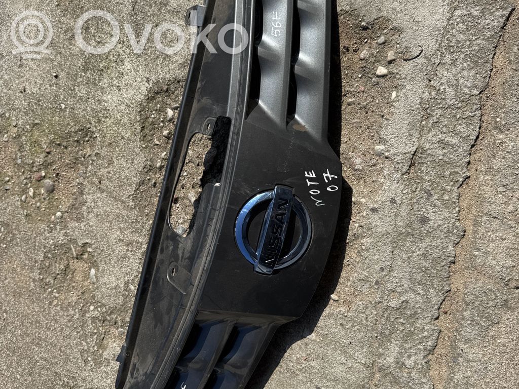 Nissan Note (E11) Front bumper upper radiator grill 
