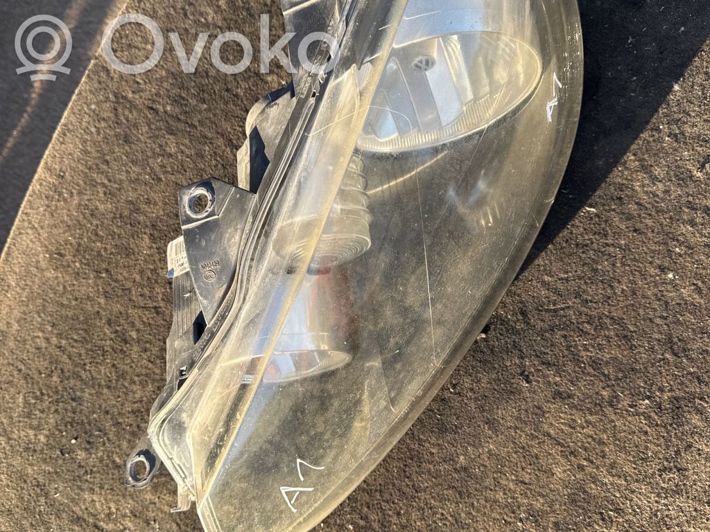 Volkswagen Golf VI Lampa przednia 