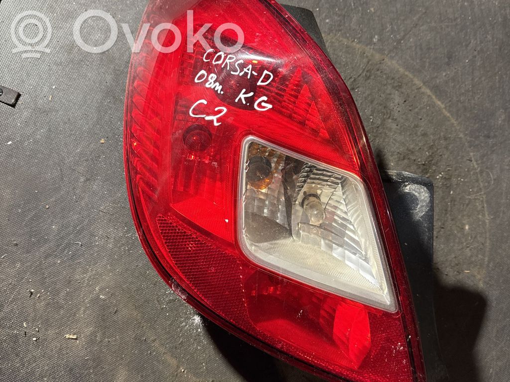 Opel Corsa D Aizmugurējais lukturis virsbūvē 