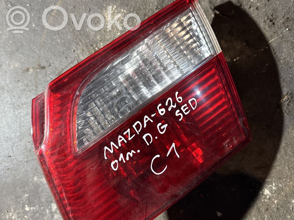 Mazda 626 Galinis žibintas dangtyje 