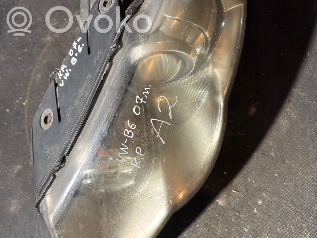 Volkswagen PASSAT B6 Lampa przednia 