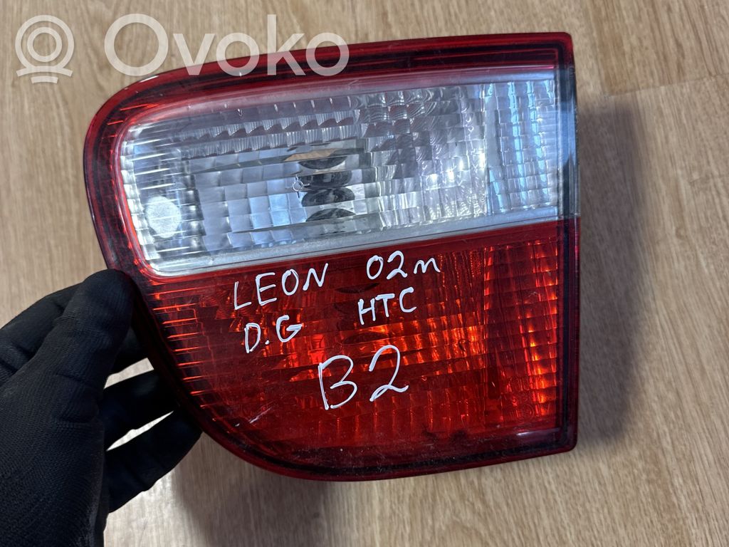 Seat Leon (1M) Aizmugurējais lukturis pārsegā 