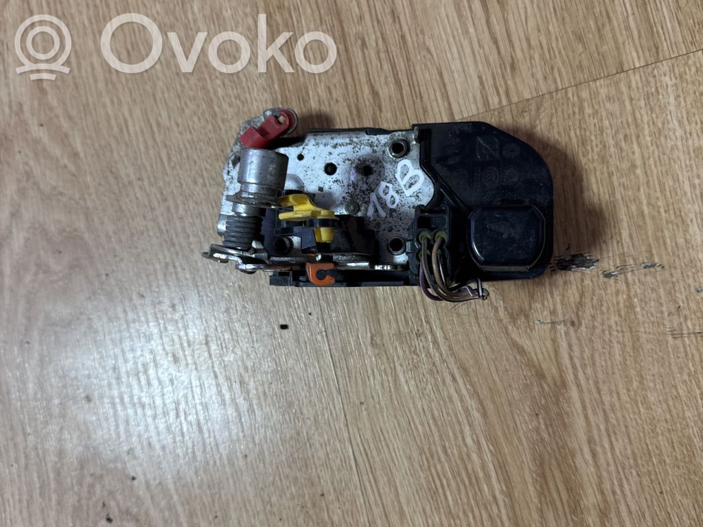 Chrysler Voyager Front door lock 