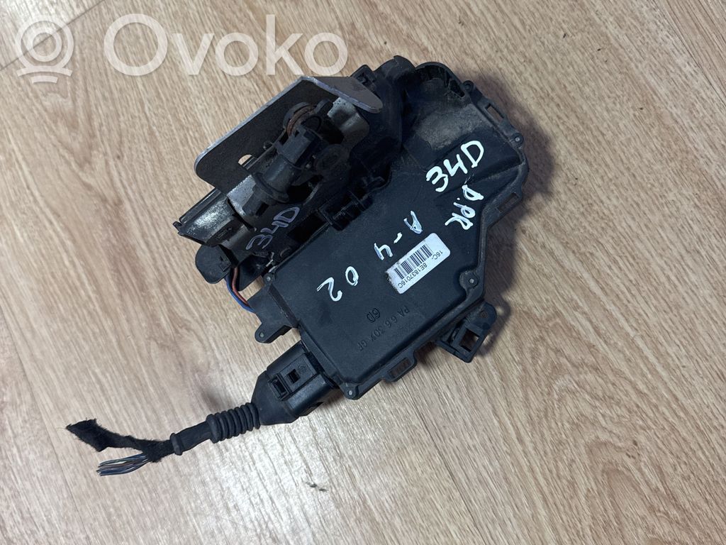 Audi A4 S4 B6 8E 8H Front door lock 