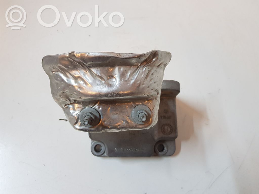Dodge Challenger Engine mounting bracket 