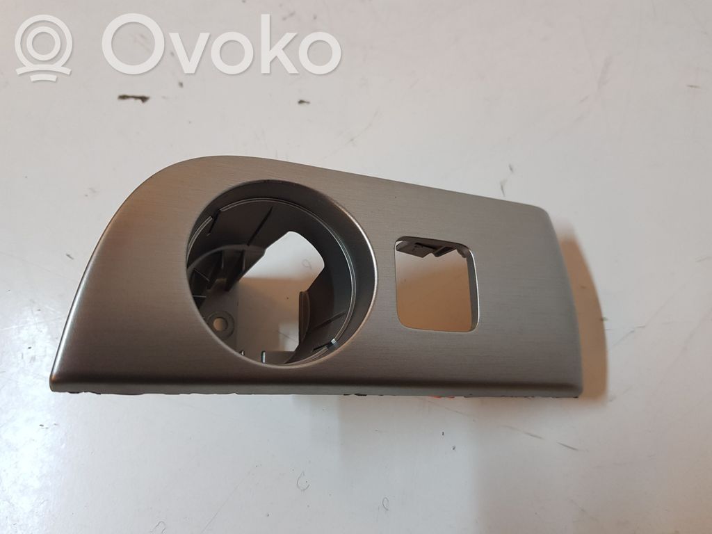 Dodge Durango Panel trim 
