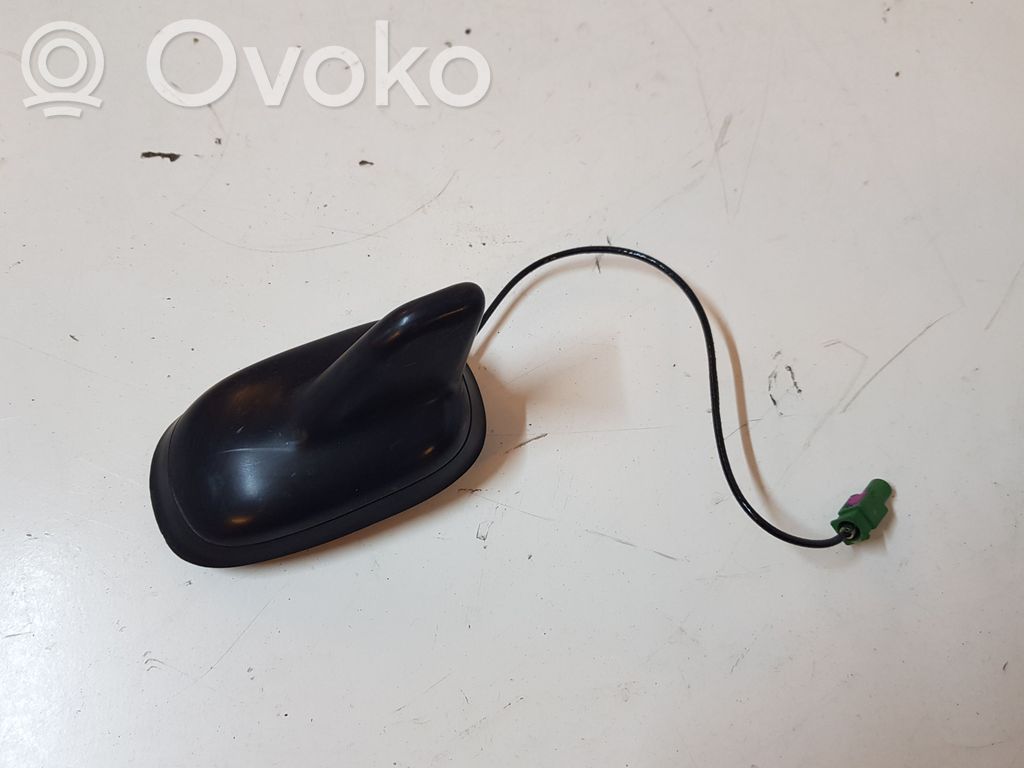 Volkswagen PASSAT CC GPS-pystyantenni 
