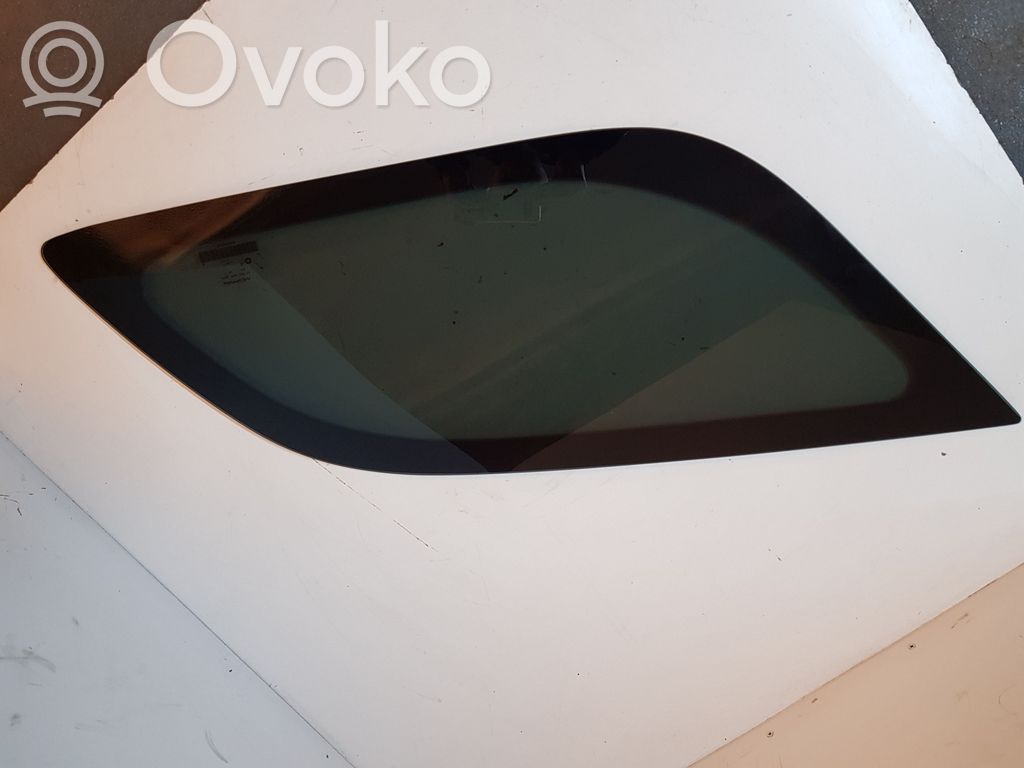 Dodge Durango Rear side window 
