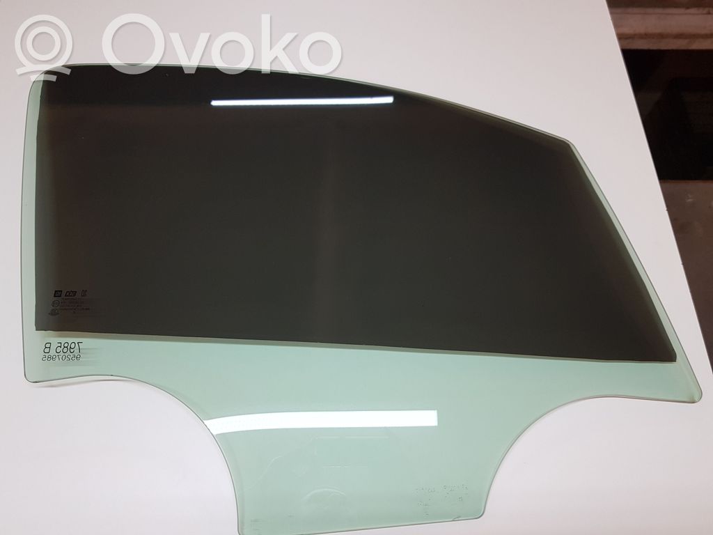 Buick Encore I Front door window glass four-door 