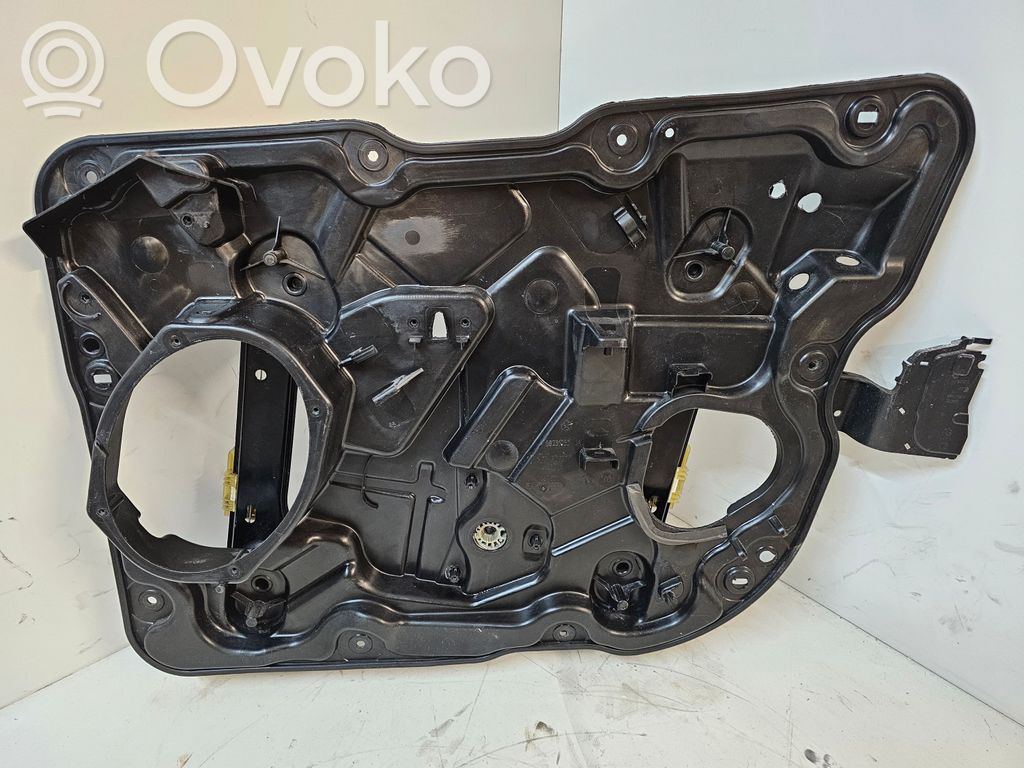 Mechanizm podnoszenia szyby przedniej bez silnika   68231062AE