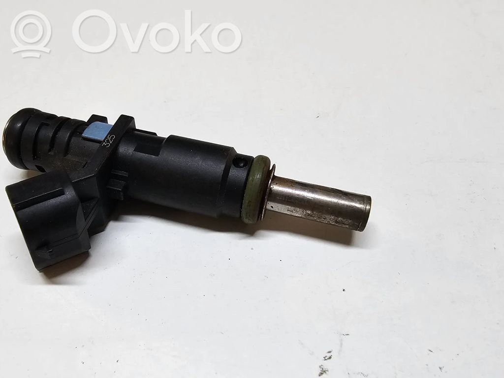 Volkswagen Jetta VI Fuel injector 