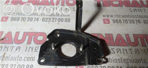 Citroen C4 I Engine mount bracket 