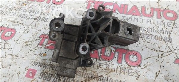 Renault Kangoo I Engine mount bracket 