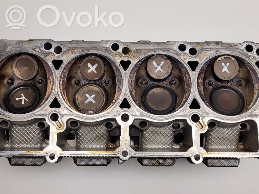 Dodge Challenger Engine head 