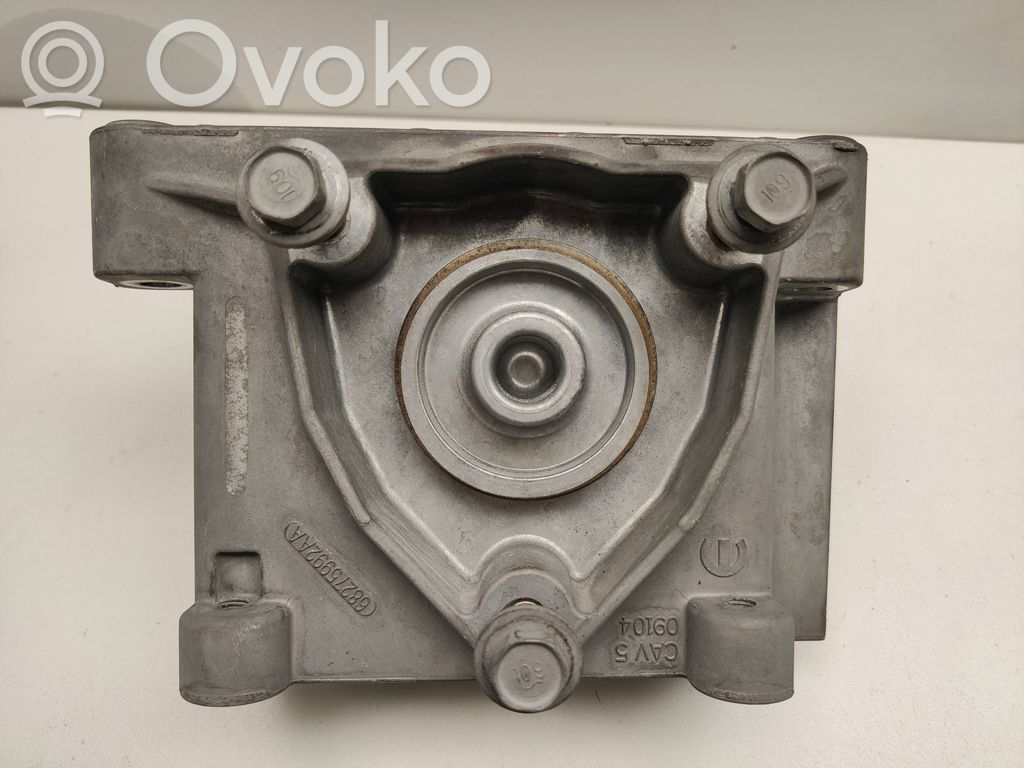 Gearbox mounting bracket   68275992AA