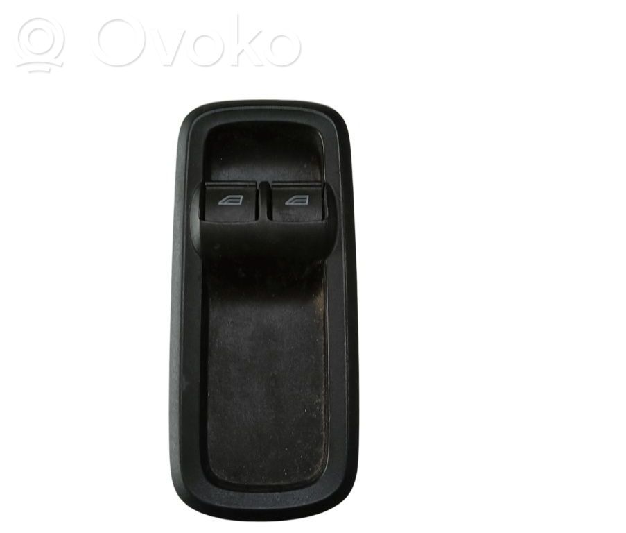 Interruptor del elevalunas eléctrico   8A6T14A132AC