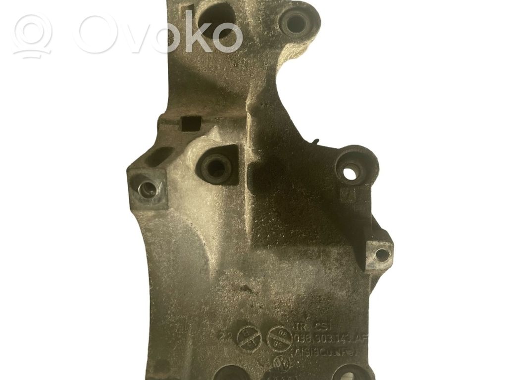 Volkswagen Golf V Mocowanie alternatora 