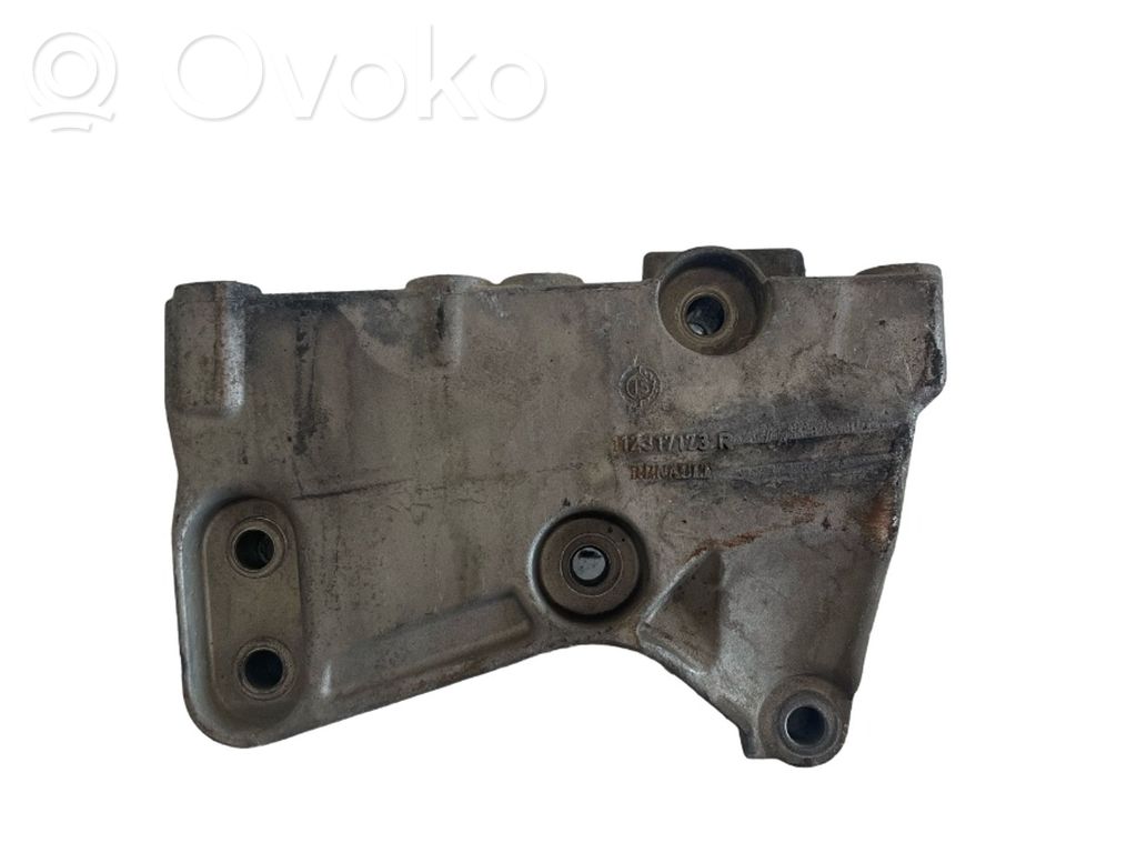 Soporte de montaje del motor   112317173R