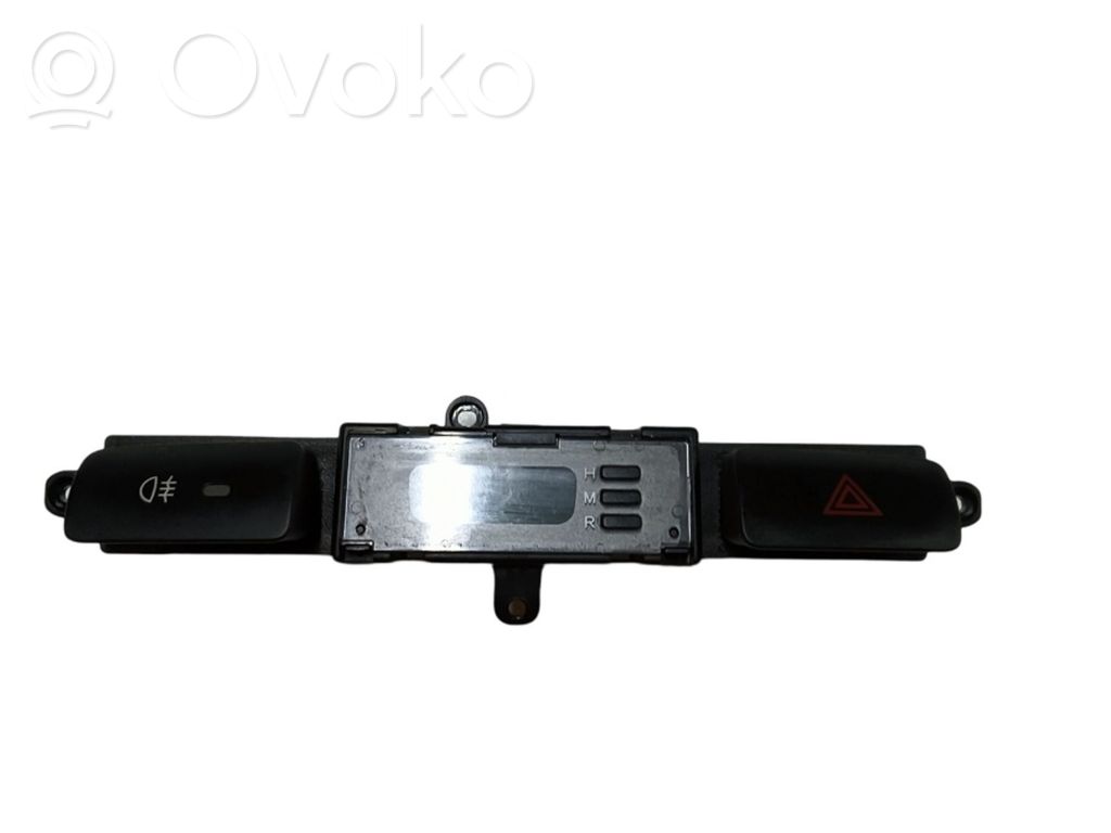 Hazard light switch   945101F000