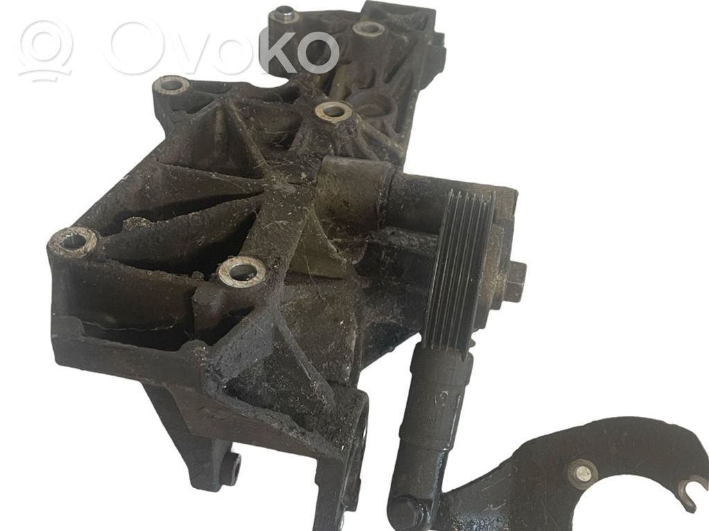 Audi A4 S4 B6 8E 8H Ģeneratora stiprinājums 