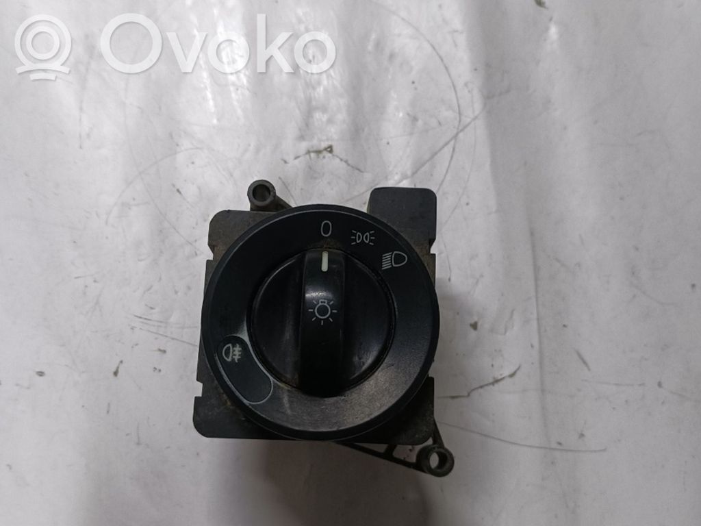 Panel lighting control switch   A9065450104