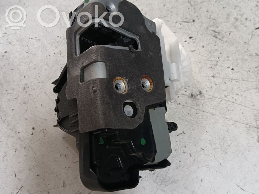 Ford Focus Priekšpusē slēdzene 