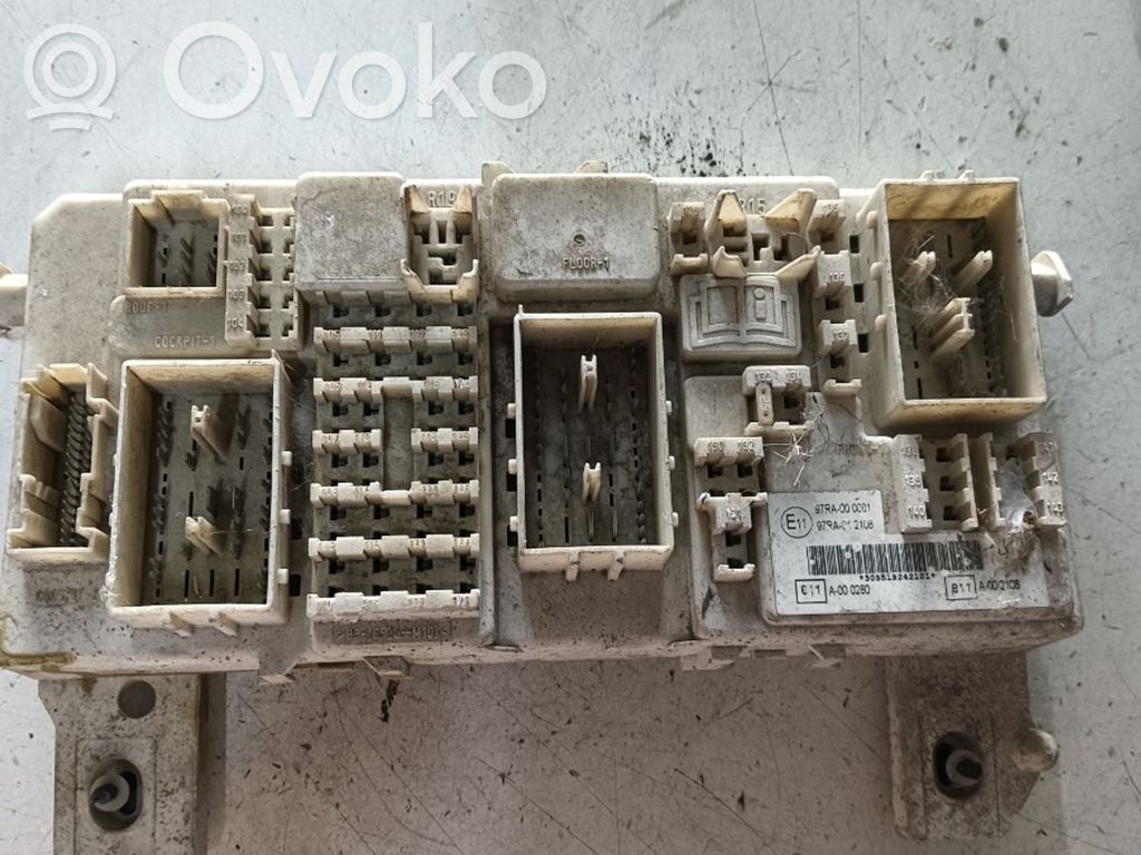 Drošinātāju bloks   7M5T14014