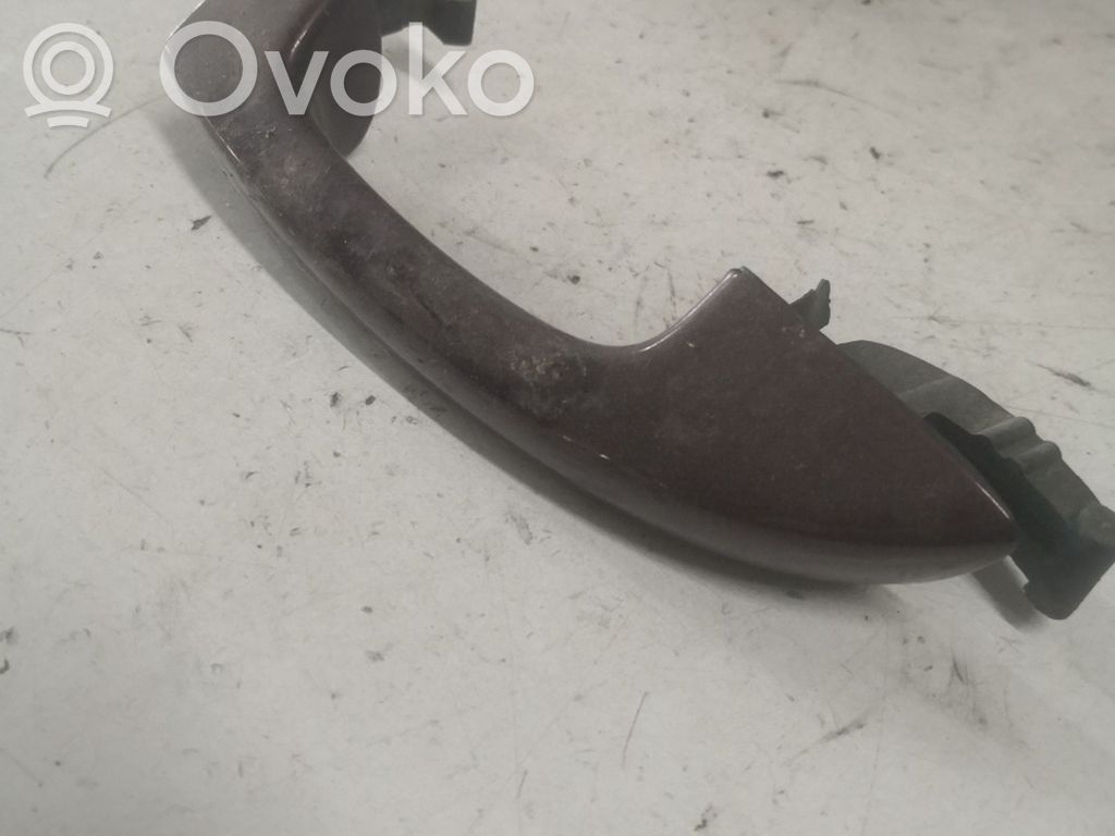 Manecilla externa puerta delantera   1K8837210