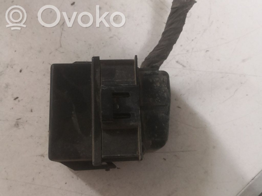 Muu rele   04671886AA
