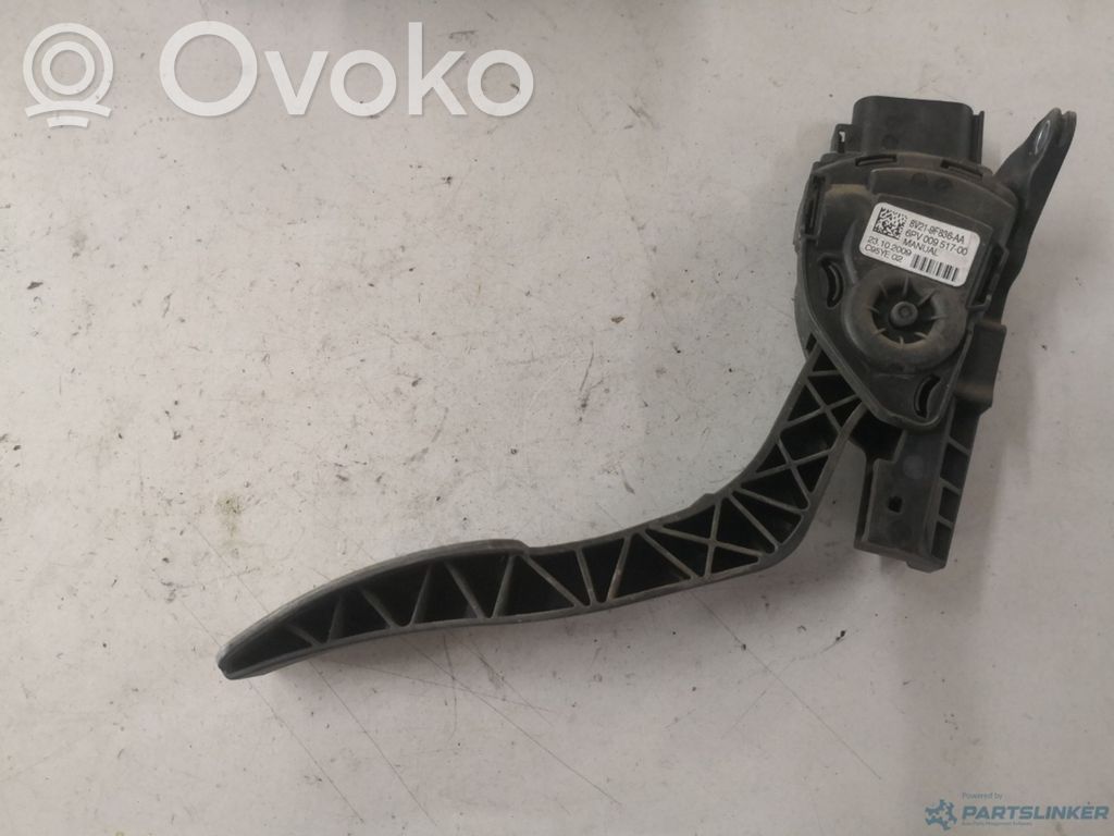 Accelerator throttle pedal   8V219F836AA