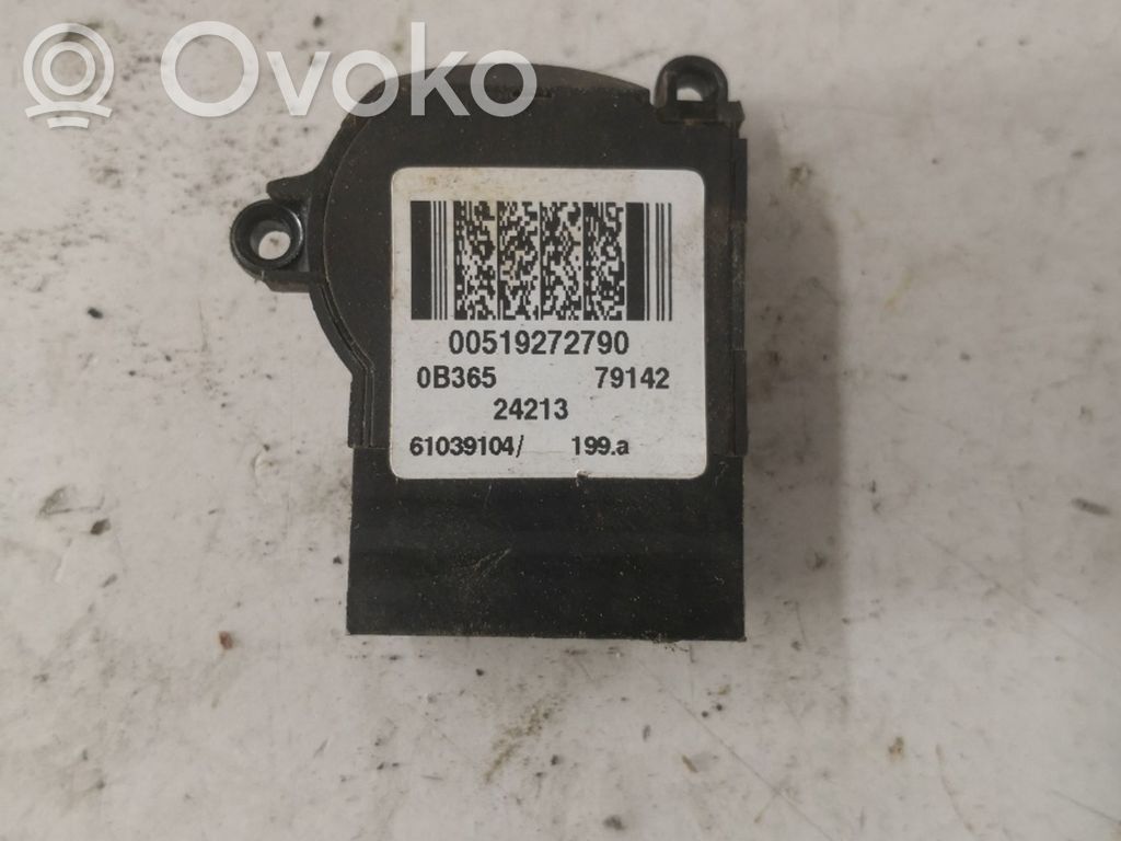 Opel Combo D Vairo užraktas 