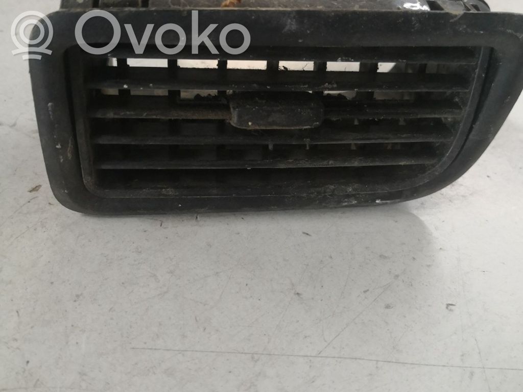 Opel Combo D Centrinės oro grotelės 