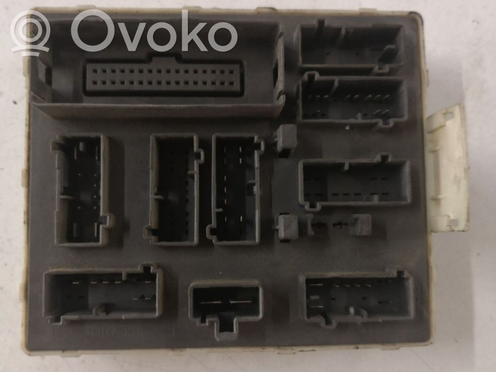 Ramka / Moduł bezpieczników   518774609