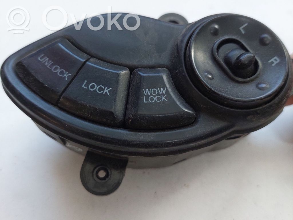 Electric window control switch   9353026000