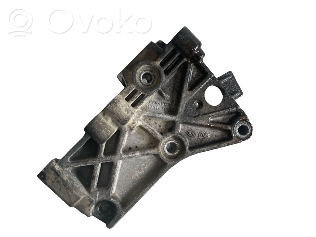 Dacia Duster Engine mount bracket 