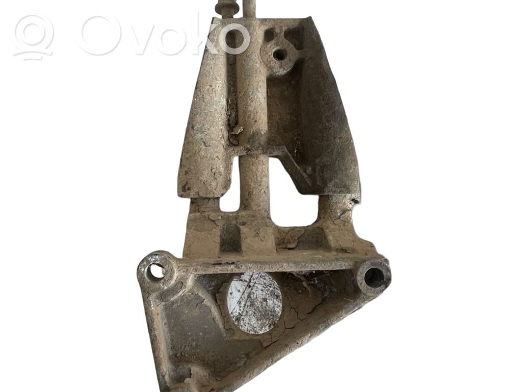 Nissan Micra Gearbox mounting bracket 