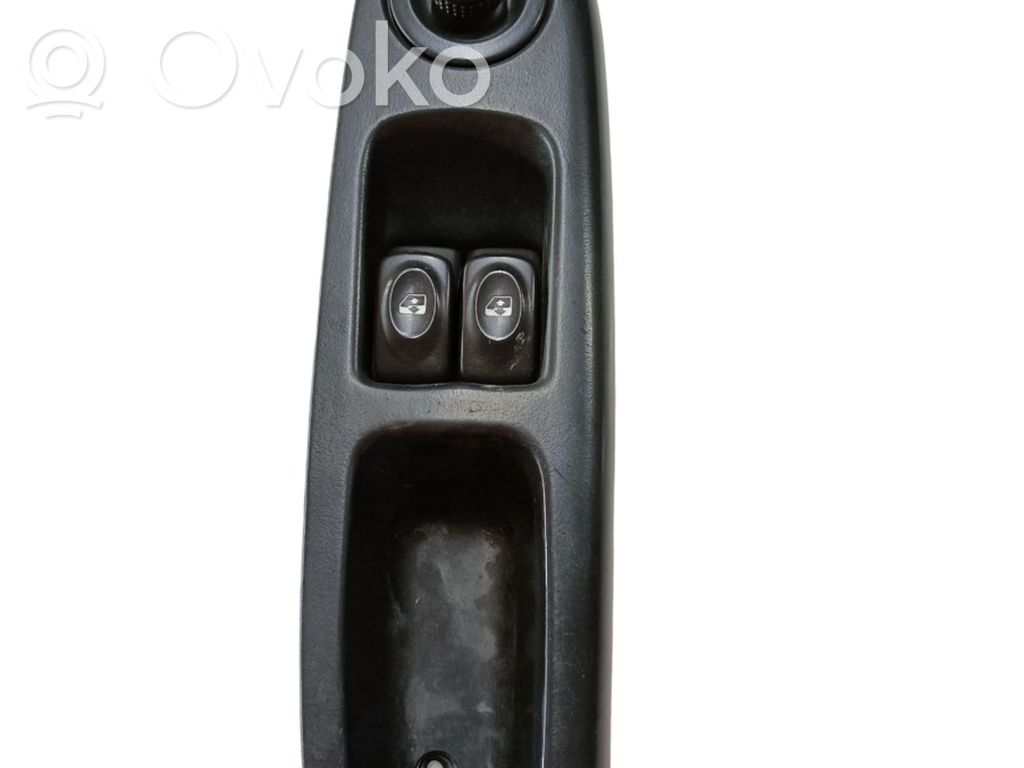 Renault Symbol I Electric window control switch 
