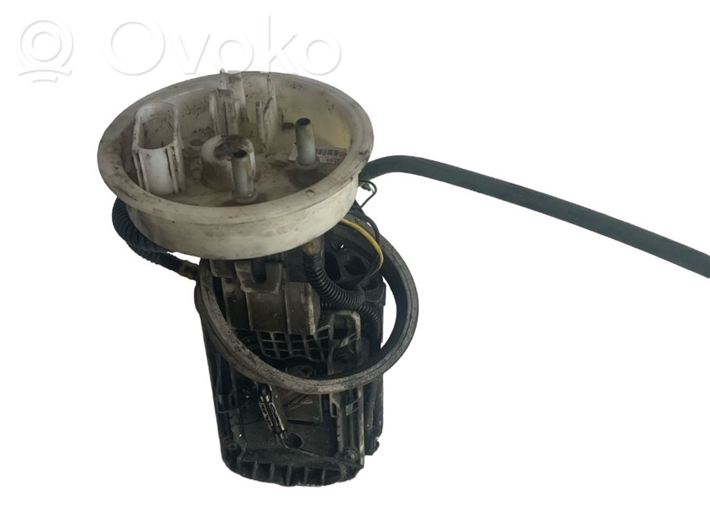 Bomba interna de combustible   8E0919050D