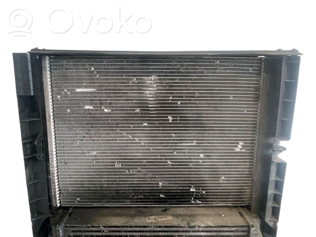 BMW X5 E70 Chłodnica powietrza doładowującego / Intercooler 