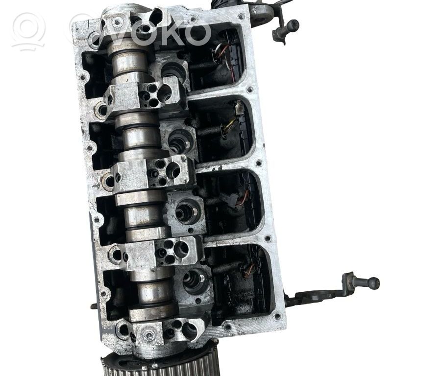 Culata del motor   038103373R