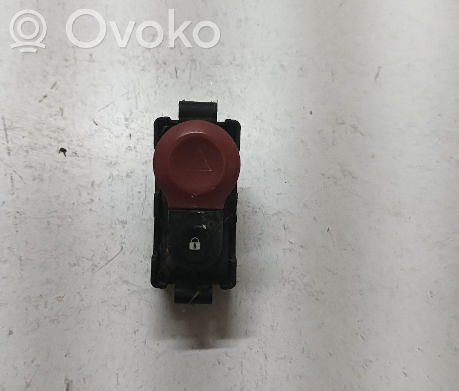 Botón interruptor de luz de peligro   8200214896