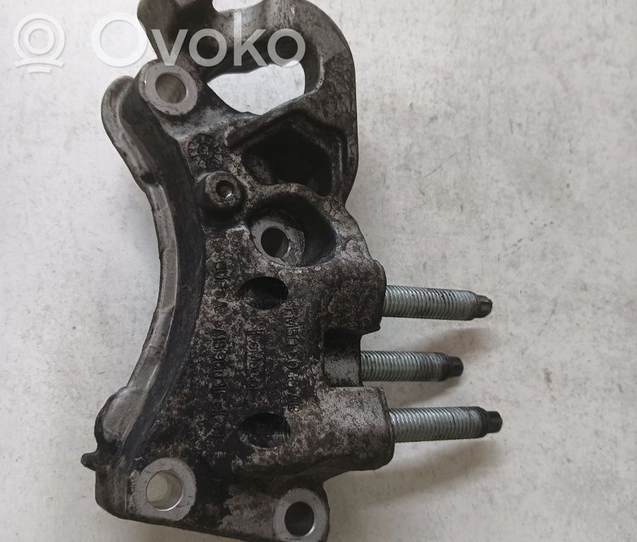 Ford Fiesta Engine mount bracket 