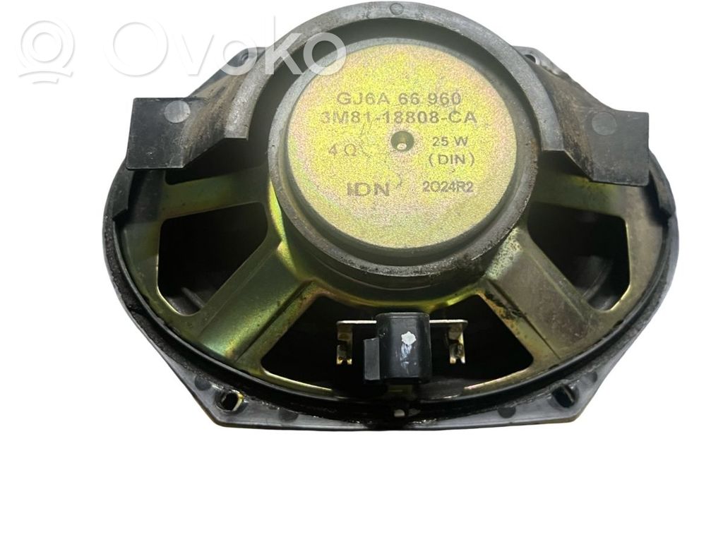 Altavoz de la puerta delantera   GJ6A66960