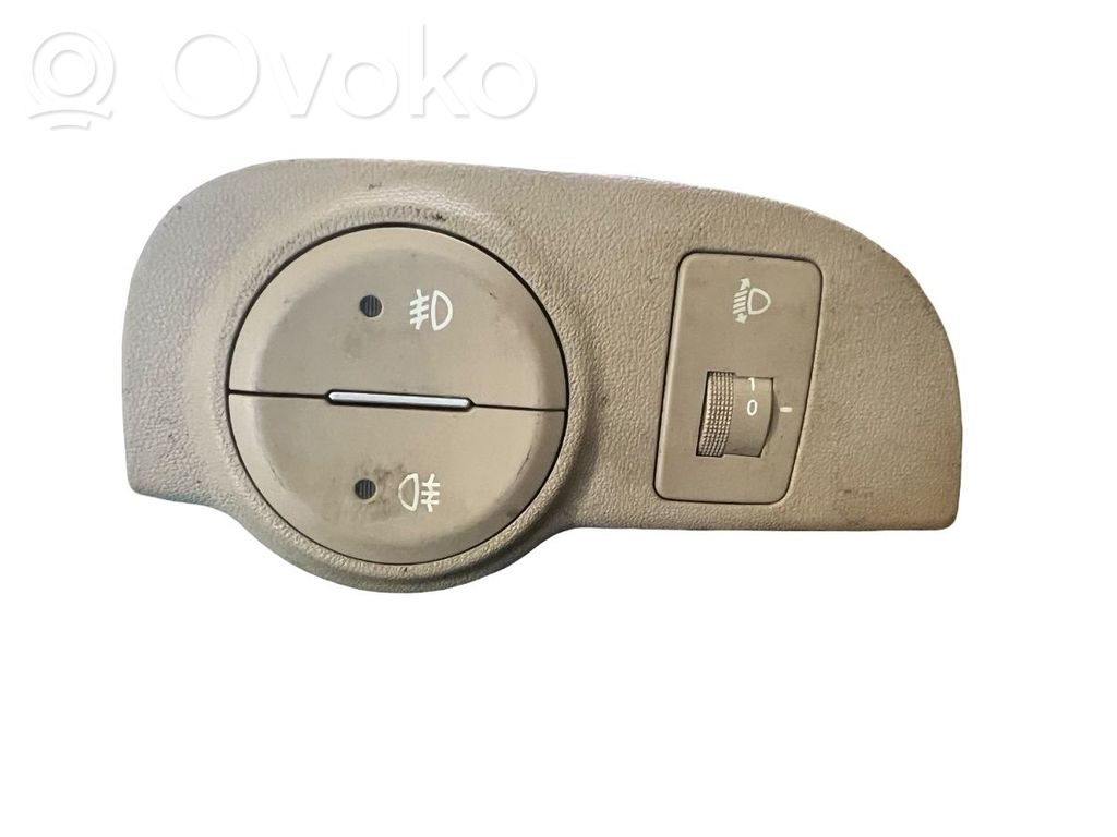 Hyundai Accent Headlight level height control switch 