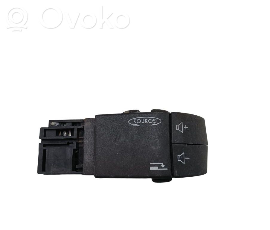 Dacia Duster Interruptores/botones de la columna de dirección 