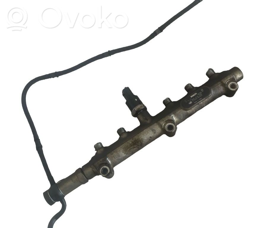 Fuel distributor   0445214036
