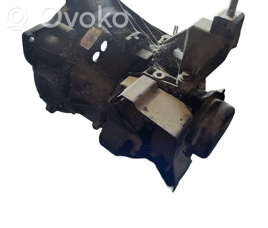 Manual 5 speed gearbox   XS4R7002FC
