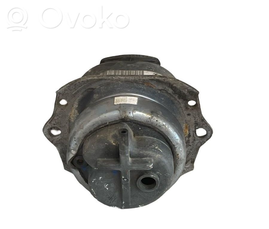 BMW X5 E70 Engine mount bracket 